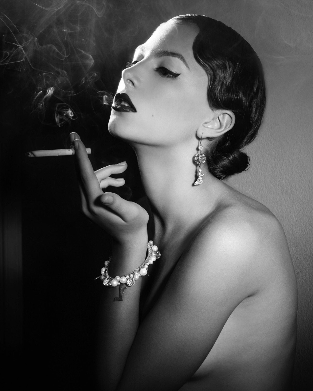 Erotic Women Smoking